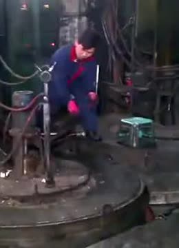金属热处理:渗碳淬火出炉过程